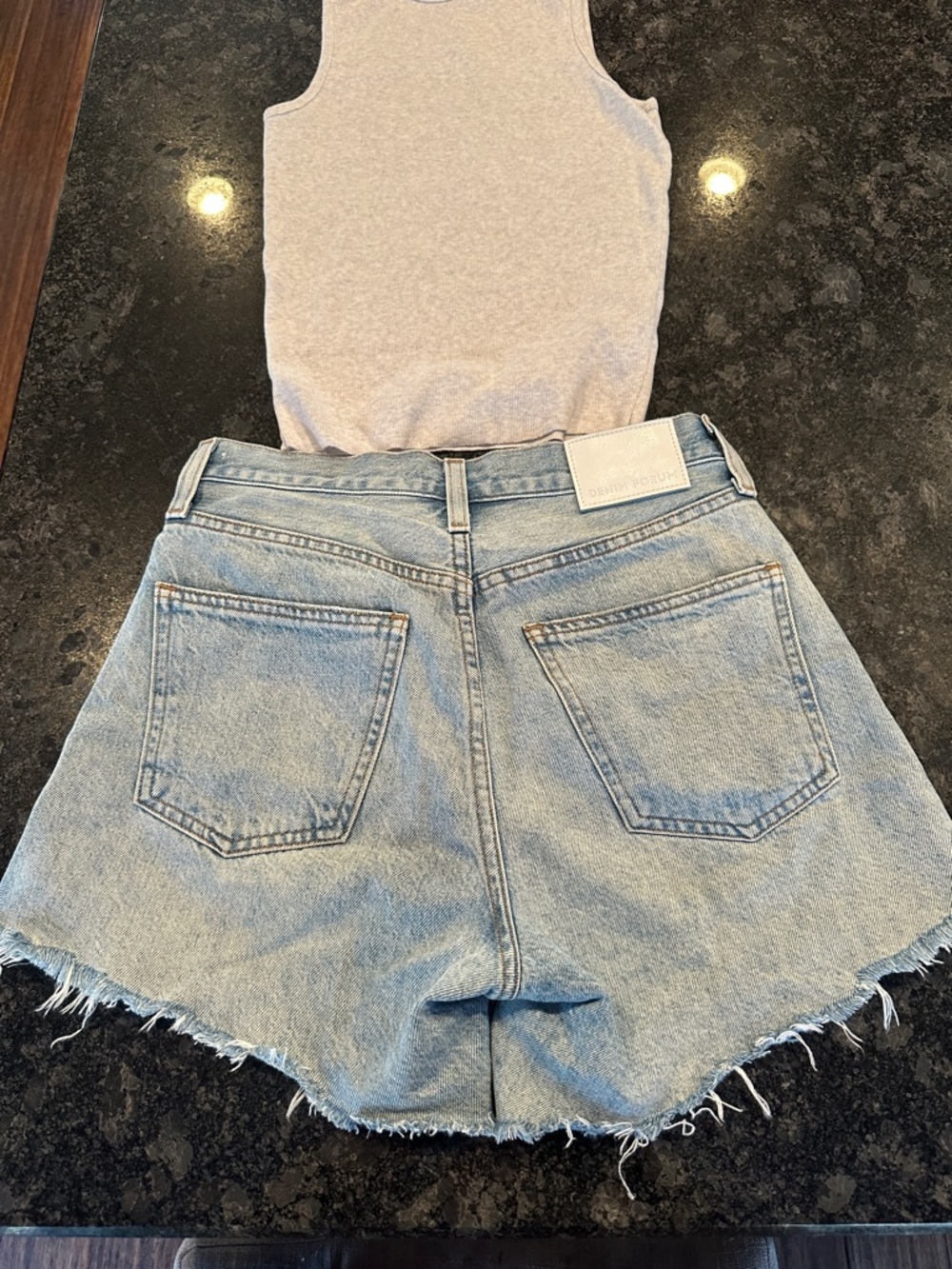 Denim Forum THE EX-BF HI MID- THIGH DENIM SHORT size 24 - Picture 4 of 6